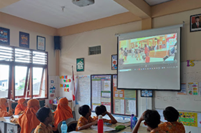 Menggali Fakta Globalisasi melalui Video Tour Singapura-Malaysia